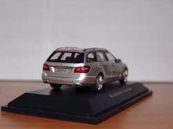 Mercedes E320 T-Modell, Schuco 1:43