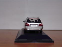 Mercedes E320 T-Modell, Schuco 1:43