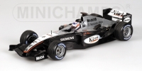 McLaren Mercedes MP4/19 2004 Kimi Raeikkoenen, 530044306, Minichamps 1:43
