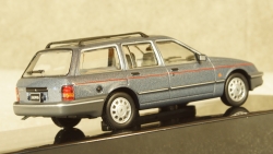 Ford Sierra Ghia metallic-silver 1988, CLC352N, IXO 1:43