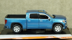 GMC Sierra 1500 Denali Crew Cab metallic-blue, MOM79362BLUE, MotorMax 1:24