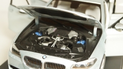 BMW M5 F10 2011, Paragon 1:18
