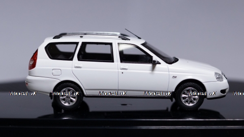 ВАЗ 2171 Priora Универсал 2014 г. белый, 221711, DiP Models 1:43