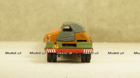 Полуприцеп-автовоз для транспортировки готовой продукции Серпуховский Мотоциклетный Завод 1955г., TruckTyr 1:43