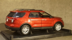 Ford Explorer XLT dark red, MotorMax 1:18
