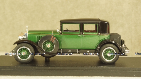 Cadillac 341A town sedan, personal car Al Capone - 1928, EMUS43077A, ESVAL Model 1:43