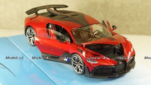 Bugatti Divo red/carbon 2019, 18-11045, Burago 1:18