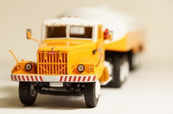 КРАЗ 258 с полуприцепом цистерной ТЗ-22 Аэрофлот, SSM7027 1:43