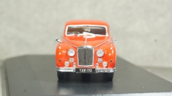Jaguar MK VIII red, Oxford 1:43