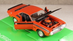 Dodge Challenger T/A dark orange/matt-black, 24029, Welly 1:24