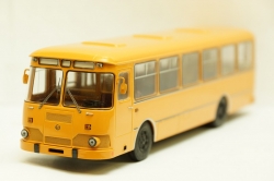 ЛИАЗ 677М городской автобус, SSM 1:43 