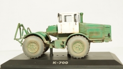 К 700 Кировец зелёно-белый со следами эксплуатации, 1:43