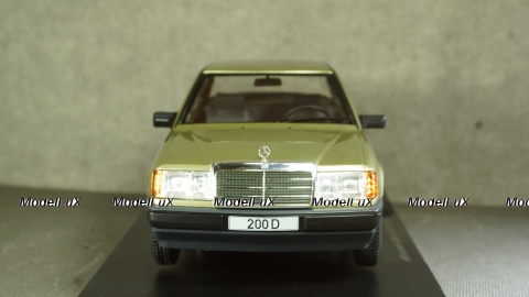 Mercedes 200D W124 1984 metallic-light green, 18205, MCG 1:18
