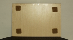 Стеклянный бокс с подставкой, 1:43