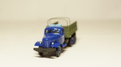 Зил 157 борт высокий с дугами и грузом, бочки синий/хаки, Herpa 1:87 