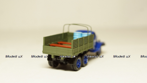 Зил 157 борт высокий с дугами и грузом, бочки синий/хаки, Herpa 1:87 