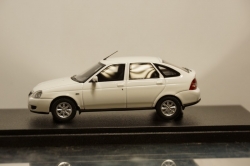 ВАЗ 2172 Priora Хэтчбек белый, 221721, DiP Models 1:43