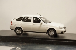 ВАЗ 2172 Priora Хэтчбек белый, 221721, DiP Models 1:43