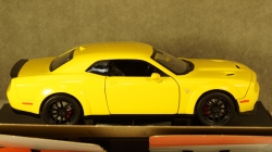 Dodge Challenger SRT Hellcat Wide-Body yellow, 79350, MotorMax 1:24
