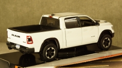 Dodge Ram 1500 Crew Cab Rebel white, 79358, MotorMax 1:24