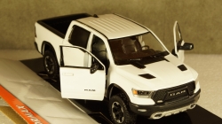 Dodge Ram 1500 Crew Cab Rebel white, 79358, MotorMax 1:24
