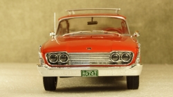 Ford Country Squire with roof railing 1960 red, 18074, Model Car Group 1:18