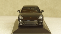 Porsche Panamera 4 (2. Generation) 2017 black, Herpa 1:43