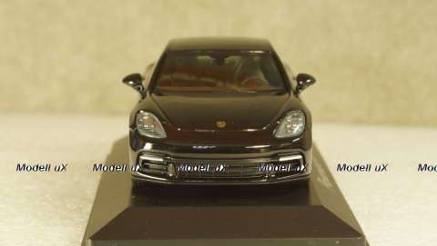 Porsche Panamera 4 (2. Generation) 2017 black, Herpa 1:43