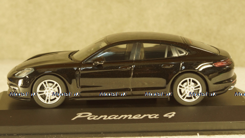 Porsche Panamera 4 (2. Generation) 2017 black, Herpa 1:43