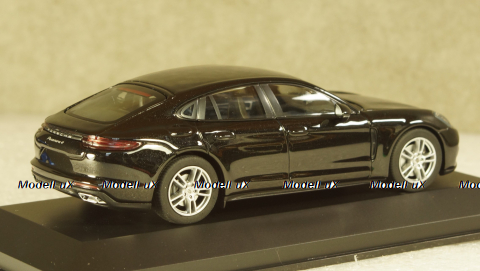 Porsche Panamera 4 (2. Generation) 2017 black, Herpa 1:43