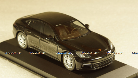 Porsche Panamera 4 (2. Generation) 2017 black, Herpa 1:43