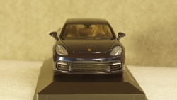 Porsche Panamera 4S diesel (2. Gen.) 2016 dark blue, Herpa 1:43