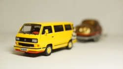 Volkswagen T3b Bus mit Hanger, Premium Classixxs 1:43
