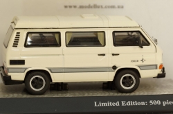 Porsche B32 Bus California