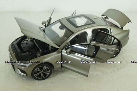 Volvo S60 (T6) 2020, silver, 9430994, Motorcity 1:18