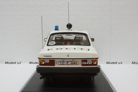 Volvo 240 GL, 1986, Politi Danmark, 155171495, Minichamps 1:18