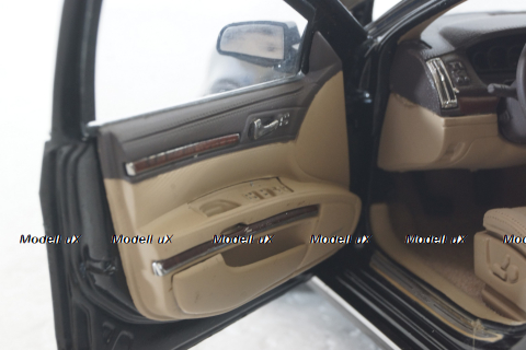 Cadillac SLS Seville 2006, CSLS001, Dealer Edition 1:18 