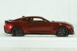Chevrolet Camaro ZL1, 2017, red, 71208, AutoArt 1:18