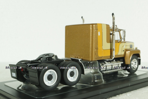 Ford LTL-9000, metallic brown, 1978, TR148.22, IXO 1:43