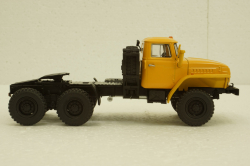 Урал-44202 тягач желтый, АвтоИстория 1:43