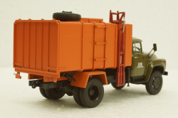 КО-413(130) мусоровоз, 101388, АвтоИстория 1:43 Уценка!