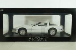Chevrolet Corvette C4 1986 white, 71243, AutoArt 1:18