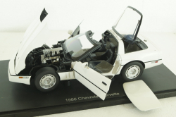 Chevrolet Corvette C4 1986 white, 71243, AutoArt 1:18