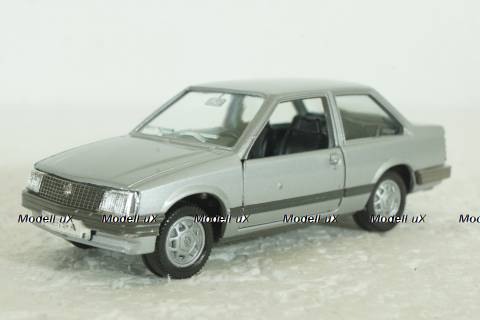 Opel Corsa, silver, Gama 1:43