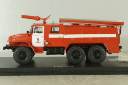 АЦ-40(375Н)Ц1А ПЧ 9 модели ПМ-102А пожарная автоцистерна на шасси Урал-375Д с бел. полосами, SSM1231, SSM 1:43
