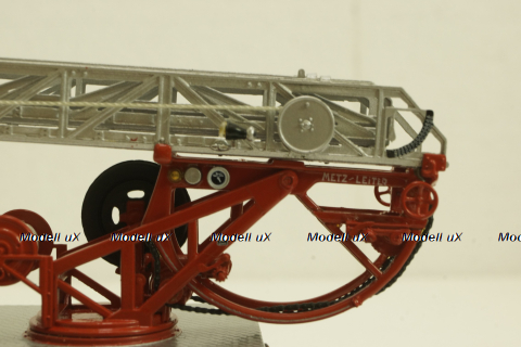 Mercedes L 319 "Feuerwehr" mit  Drehleiter DL 18, 02807, Schuco 1:43