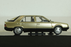 Renault 25 Phase 1, metallic beige, 1986, CLC539, IXO 1:43