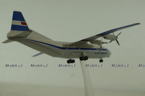 Ан-12 Аэрофлот СССР 11819, Herpa 1:200