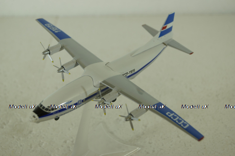 Ан-12 Аэрофлот СССР 11819, Herpa 1:200