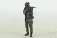 Фигурка Солдат ЗСУ с авоматом и прибором ночного видения, Vilen Model 1:43